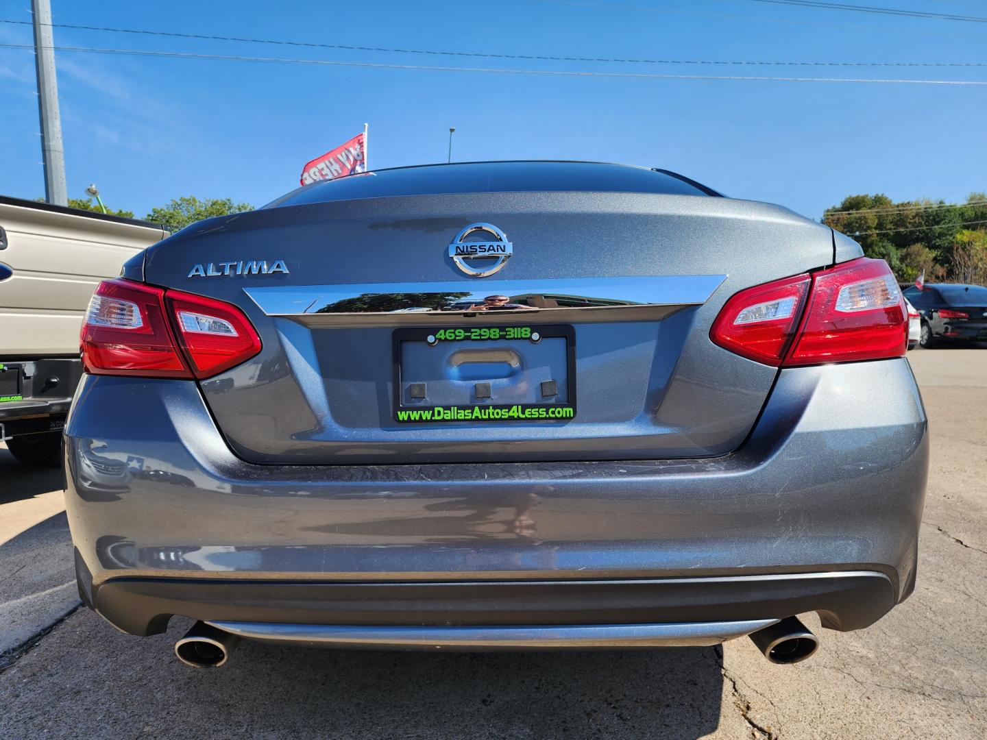 2017 Nissan Altima 2.5 S (1N4AL3AP1HN) with an 2.5L L4 DOHC 16V engine, CVT transmission, located at 2660 S.Garland Avenue, Garland, TX, 75041, (469) 298-3118, 32.885551, -96.655602 - Welcome to DallasAutos4Less, one of the Premier BUY HERE PAY HERE Dealers in the North Dallas Area. We specialize in financing to people with NO CREDIT or BAD CREDIT. We need proof of income, proof of residence, and a ID. Come buy your new car from us today!! This is a Very clean 2017 NISSAN ALTI - Photo#3